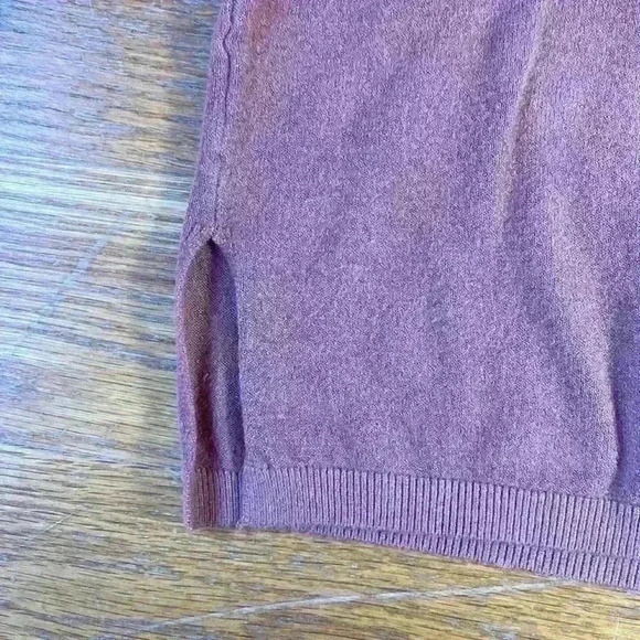 Staccato Women’s Size Small Long Sleeved V Neck Dusty Rose Sweater - Picture 4 of 6